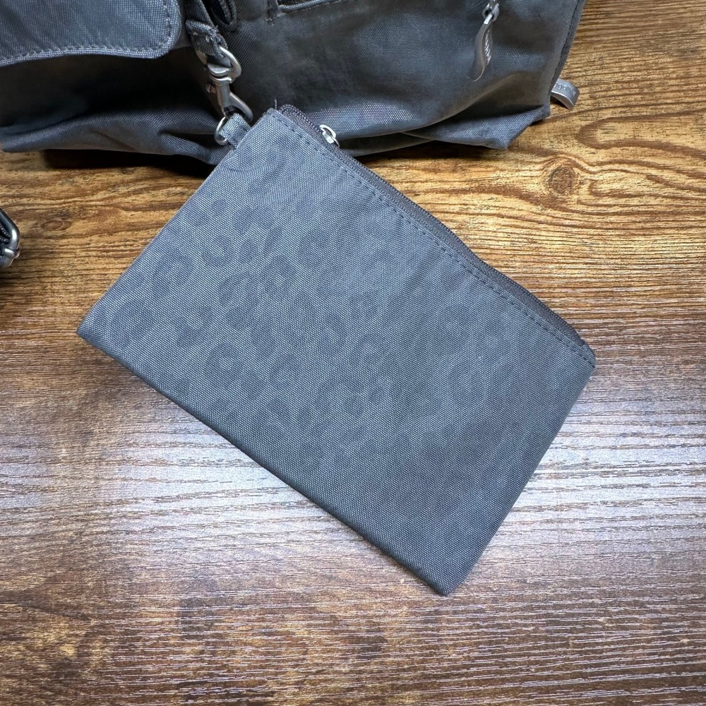 Baggallini Gray Leopard Print Crossbody Bag Nylon Travel Organizer Multi-Pocket - Picture 10 of 13
